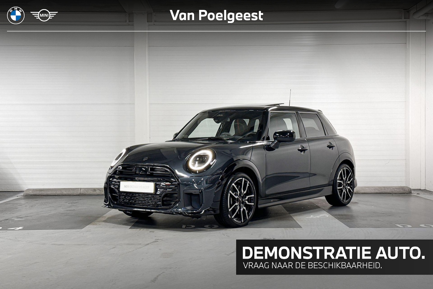 MINI Cooper S - 5-deurs | John Cooper Works Uitvoerung |  Pakket XL | 18" JCW Lap Spoke two-tone - AutoWereld.nl