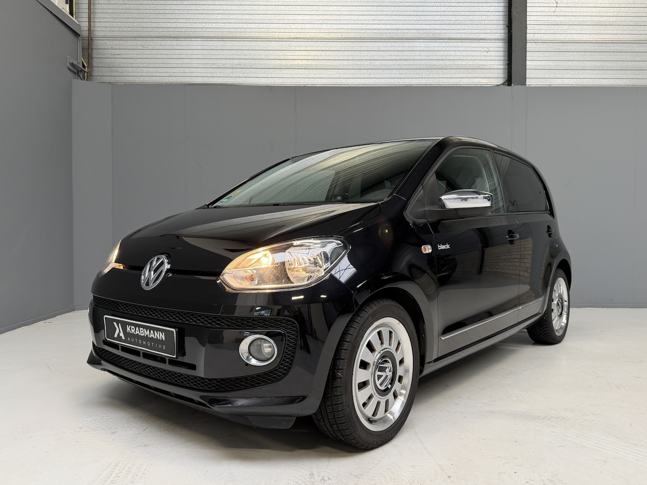 Volkswagen Up! - 1.0 high up! Black Up! 75pk|5drs|Navi|Airco| - AutoWereld.nl