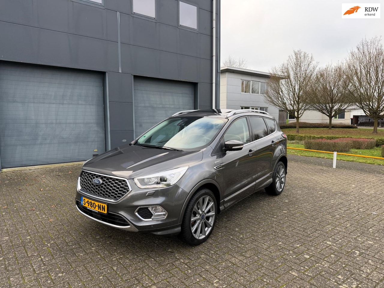 Ford Kuga - 1.5 EcoBoost Vignale Automaat 2018 schuifdak - AutoWereld.nl