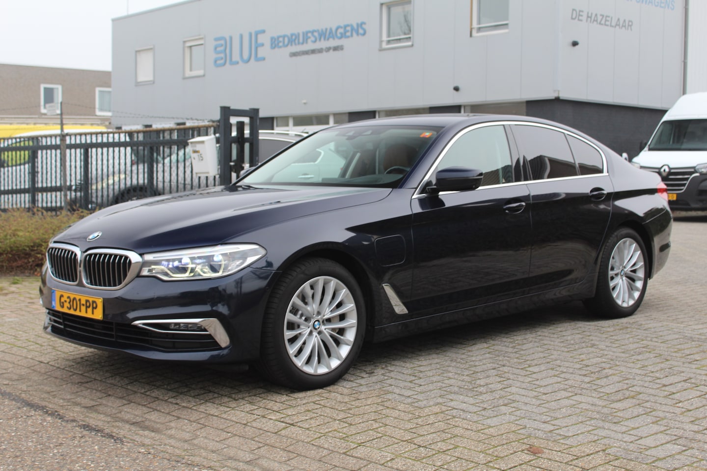 BMW 5-serie - 530e iPerformance eDrive Edition - minister auto - Luxury Line - AutoWereld.nl