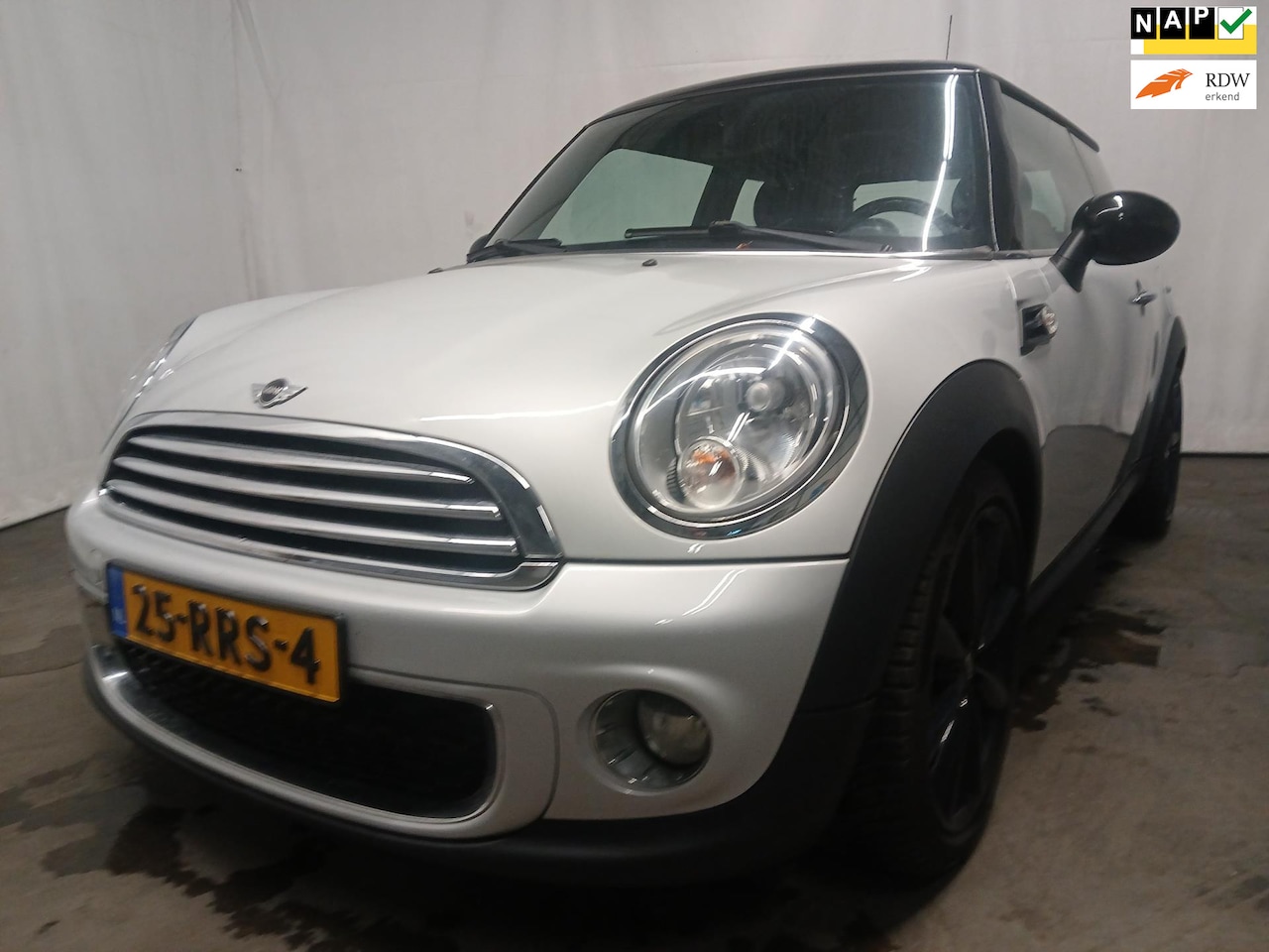 MINI Cooper - Mini 1.6 Business Line MOTOR SCHADE!! - AutoWereld.nl