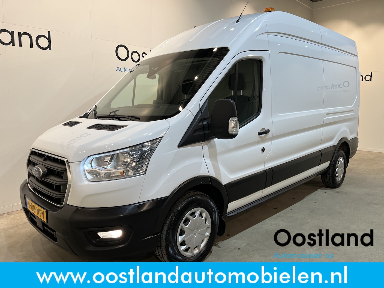 Ford Transit - 350 2.0 TDCI L3H3 Trend 170 PK / Euro 6 / Airco / CarPlay / Cruise Control / Camera / Trek - AutoWereld.nl