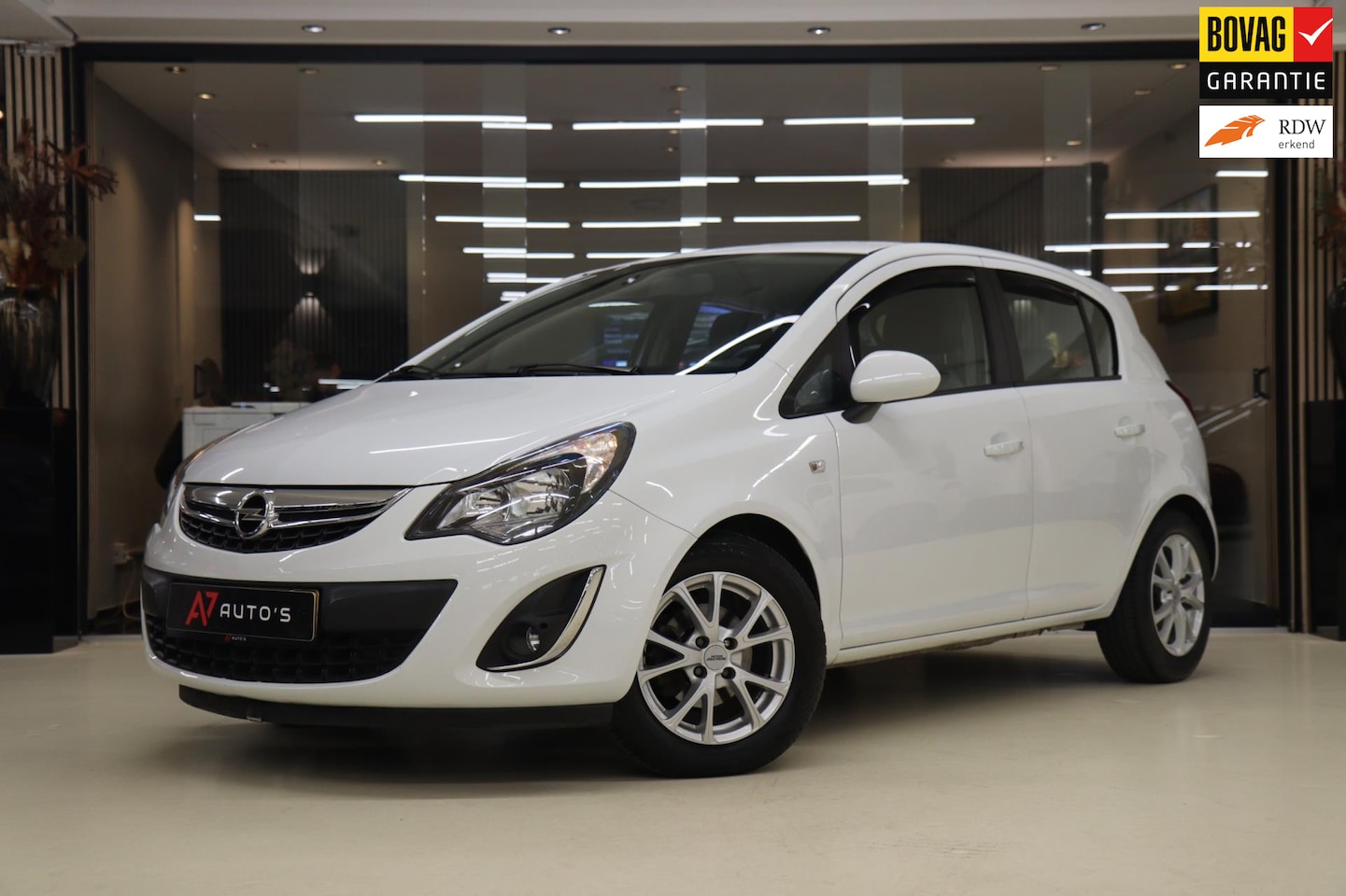 Opel Corsa - 1.2-16V Cosmo / CRUISE CONTROL / AIRCO / AUTOMAAT - AutoWereld.nl