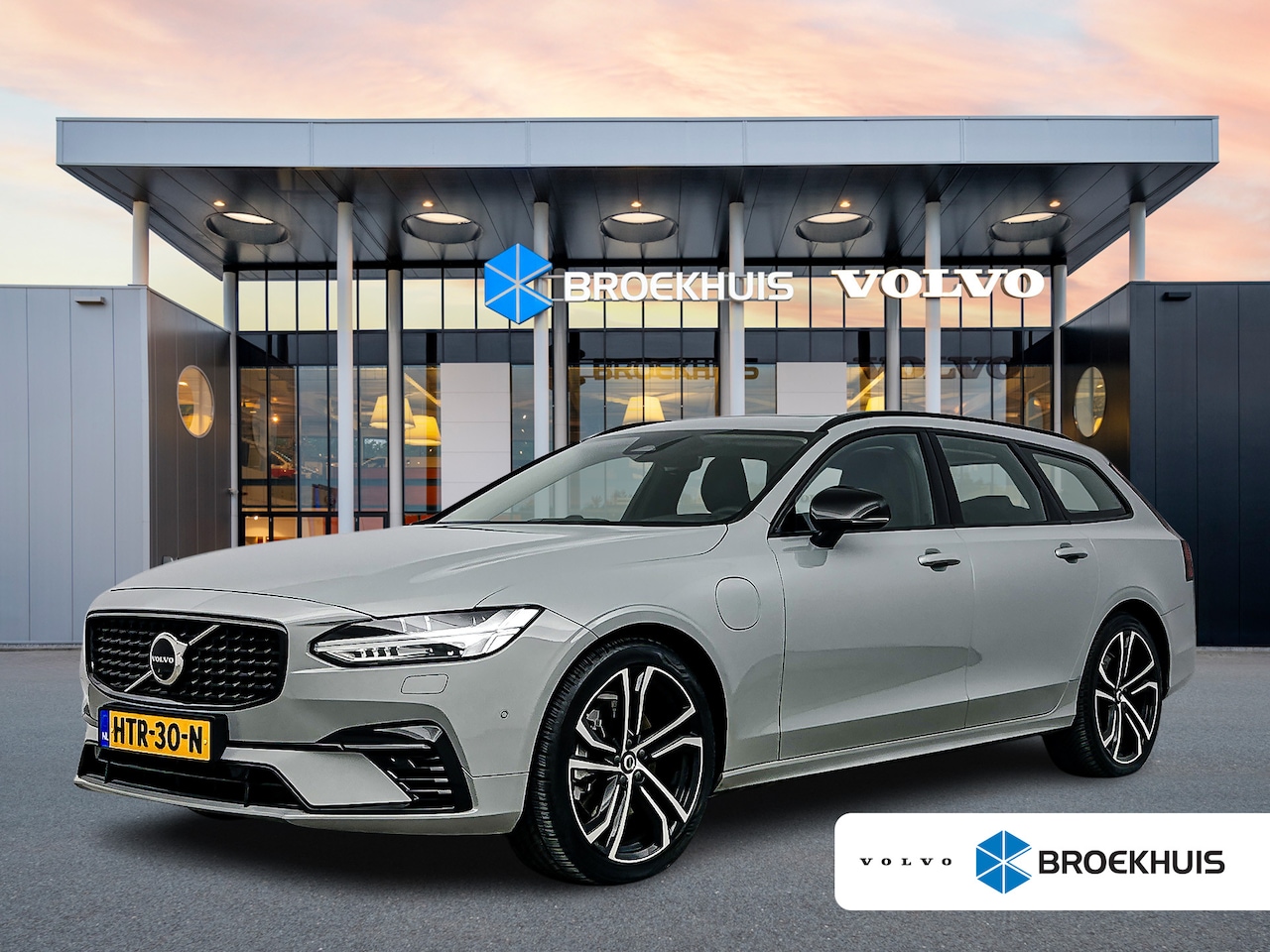 Volvo V90 - T8 Recharge Ultra Dark | 20" | Luchtvering | Trekhaak | Geventileerd Nappa | Massagestoele - AutoWereld.nl