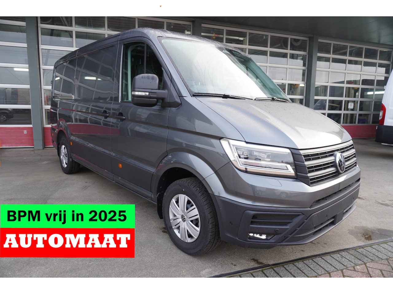 Volkswagen Crafter - 35 2.0 TDI 177PK L3H2 Facelift Automaat nr. V130 | Airco | Cruise | Navi | Camera - AutoWereld.nl