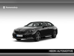 BMW 5-serie - 530e | M-Sport Pro | 20'' | Comfortstoel + vent. | Panorama. | Driv. + Park. Plus | Trekha