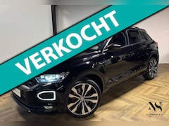 Volkswagen T-Roc - 1.5 TSI Sport Business R-line PANO KEYLESS