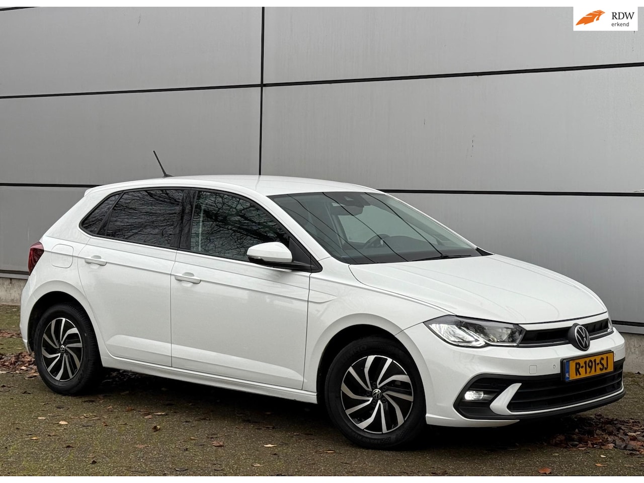 Volkswagen Polo - 1.0 TSI Life Business Automaat |Camera |Lane Assist |Led |2e Eignr |Virtual |Navi |Cruise - AutoWereld.nl