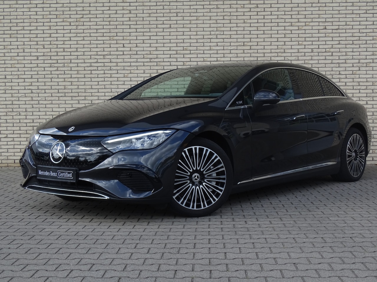 Mercedes-Benz EQE - 300 Business Edition 90 kWh Business Edition | Trekhaak | Distronic | Privacy Glass | Smar - AutoWereld.nl