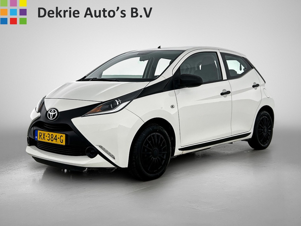 Toyota Aygo - 1.0 VVT-i x-fun / Airconditioning / Elec. Pakket / Radio-Usb / Bluetooth / Apk 10-2026 - AutoWereld.nl