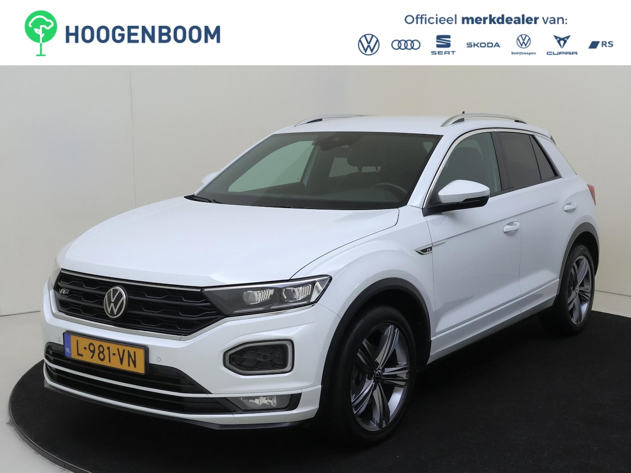 Volkswagen T-Roc - 1.5 TSI Sport Business R | Achteruitrijcamera | Navigatie | Digital cockpit Pro | CarPlay - AutoWereld.nl