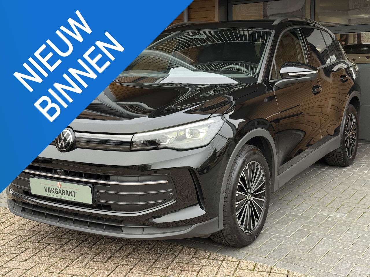 Volkswagen Tiguan - 1.5 eTSI Life,Carpl,Trekh,Led,Cam 360,Adap cruise - AutoWereld.nl