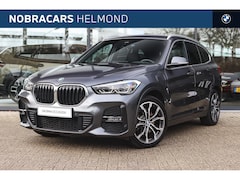BMW X1 - xDrive25e High Executive M Sport Automaat / Sportstoelen / Adaptieve LED / Head-Up / Comfo