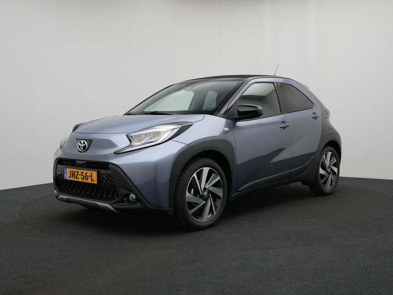 Toyota Aygo X - 1.0 VVT-i MT Envy Cabriotop!! Nu inclusief € 1250 voordeel - AutoWereld.nl