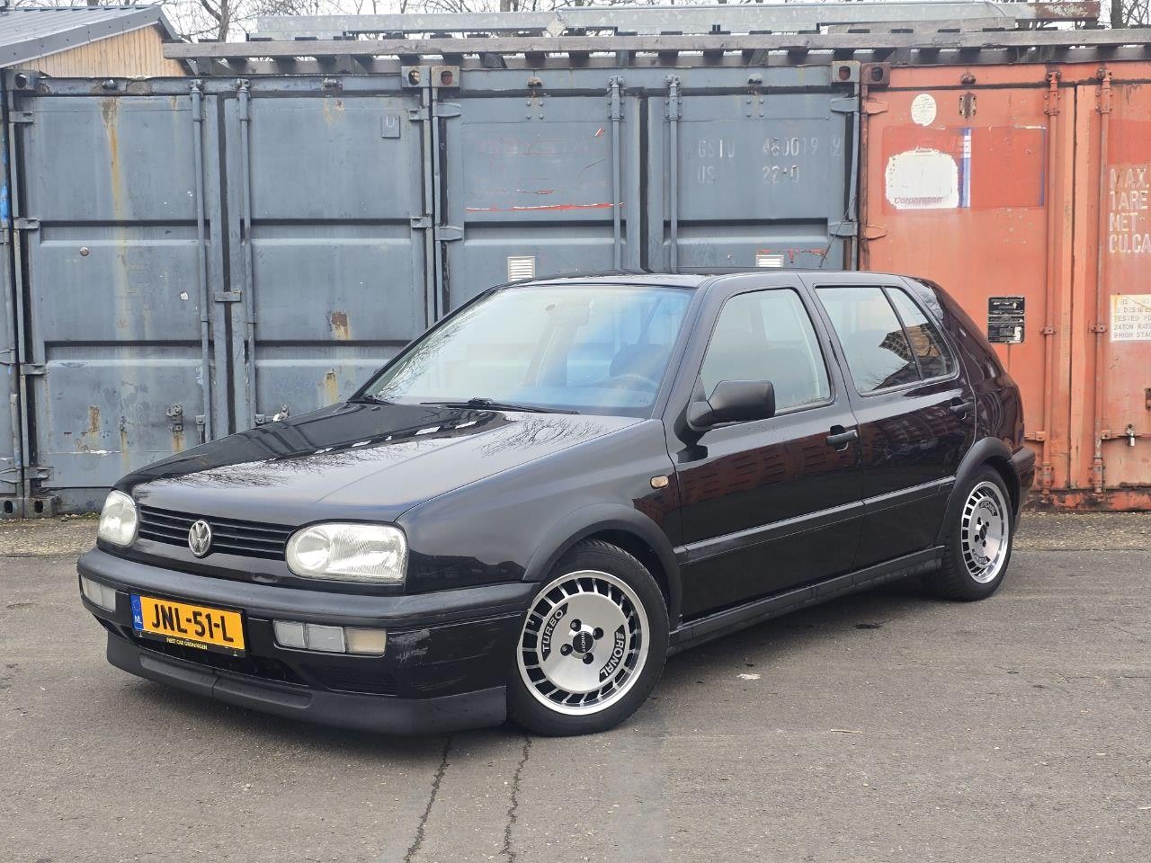 Volkswagen Golf - 1.6 Atlanta Sport | Ronal R10 | Erg netjes | Verlaagd - AutoWereld.nl
