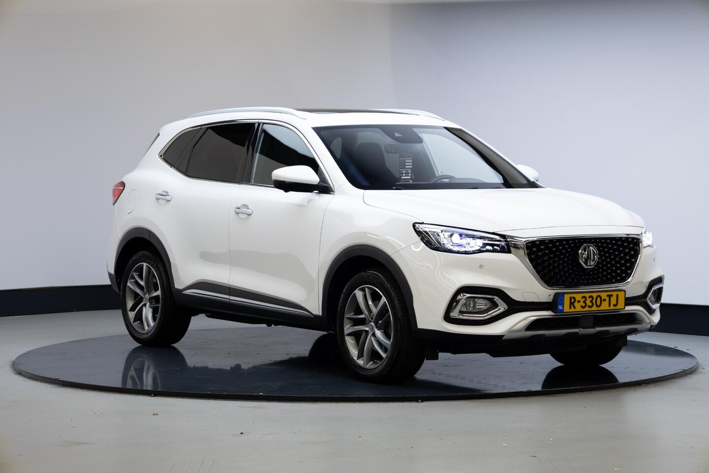 MG EHS - 1.5 TGDI Luxury | Panoramadak | 360 camera | Trekhaak | - AutoWereld.nl