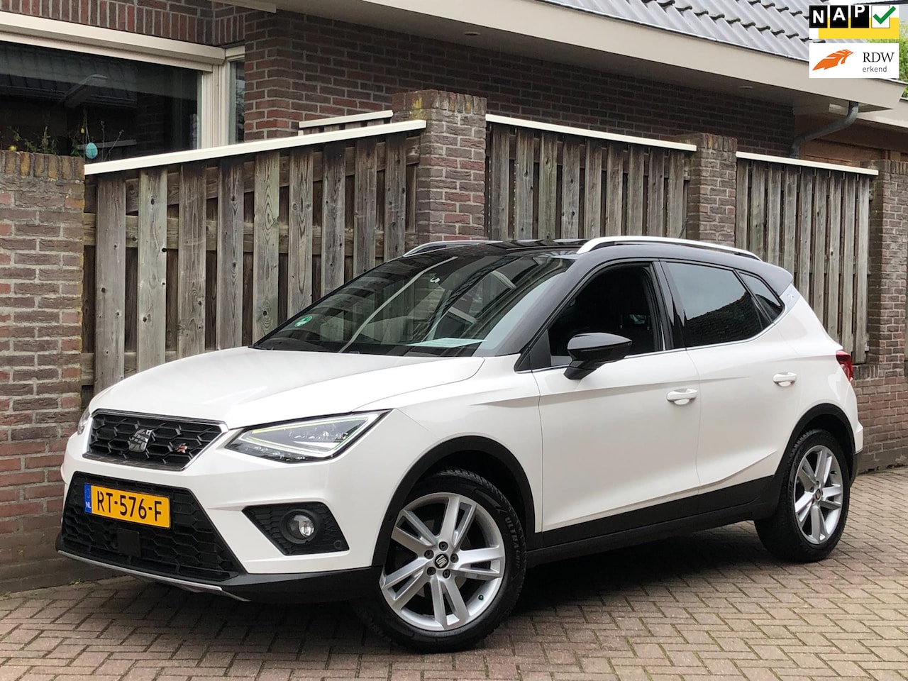 SEAT Arona - 1.0 TSI FR Launch Edition AIRCO/CLIMA, Apple carplay, 1ste eigenaar, LED verlichting - AutoWereld.nl