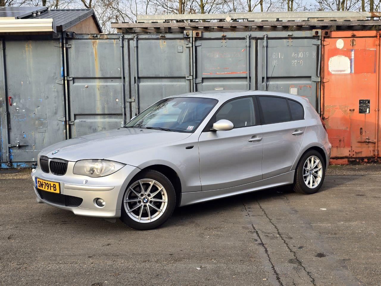 BMW 1-serie - 116i | Xenon | Luxe uitgevoerd | PDC - AutoWereld.nl