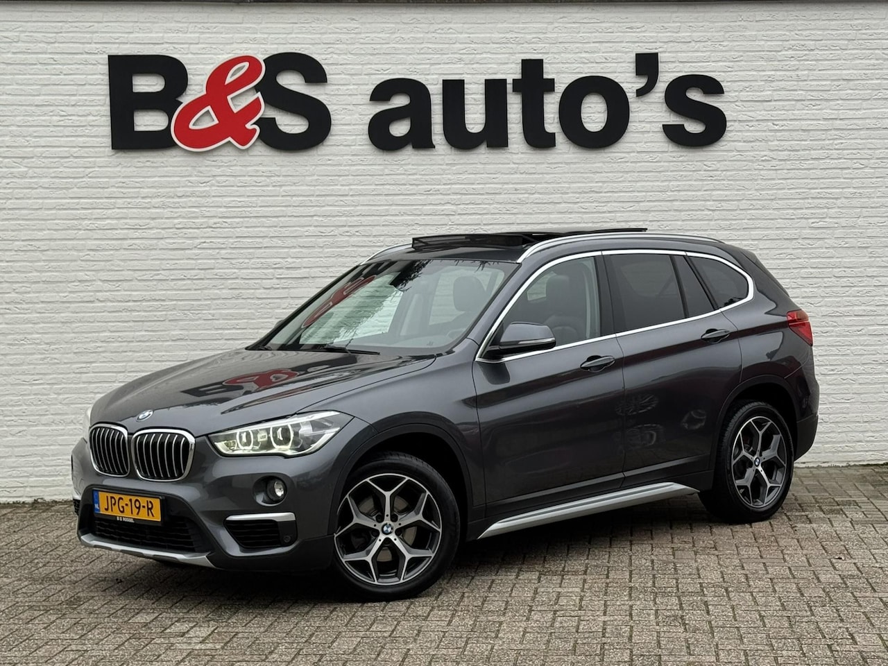 BMW X1 - SDrive18i High Executive M-sport Panorama Led Keyless Leder+verwarming Cruise - AutoWereld.nl