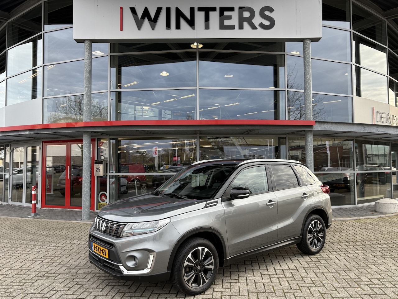 Suzuki Vitara - 1.4 Boosterjet Style Smart Hybrid | Navigatie | Camera | Stoelverwarming | Bluetooth | Key - AutoWereld.nl