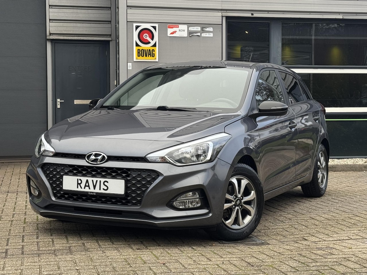 Hyundai i20 - 1.2 62kW YES! | Cruise | Stoelverw | Nieuwstaat - AutoWereld.nl
