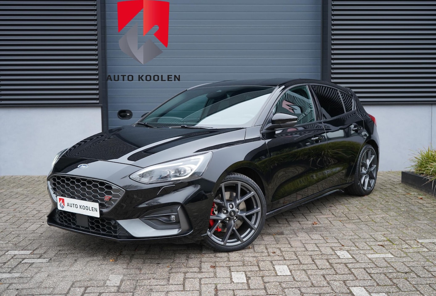 Ford Focus - 2.3 EcoBoost ST-3 Perfomance / Winterpack / Camera - AutoWereld.nl