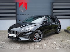 Ford Focus - 2.3 EcoBoost ST-3 Perfomance / Winterpack / Camera