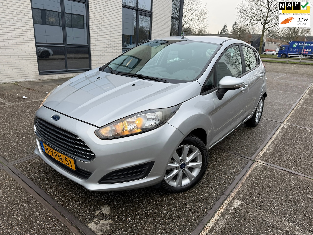 Ford Fiesta - 1.0 Style / APK / AIRCO / NAP / BOEKJES / TWEE SLEUTELS / ZEER NETTE AUTO!!! - AutoWereld.nl