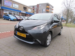 Toyota Aygo - 1.0 VVT-i 69pk 5DRS Airco/Cruise x-play
