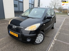 Hyundai i10 - 1.1 Active Cool /AUTOMAAT / 1 JAAR APK / AIRCO / NAP / 5DRS / BOEKJES / TWEE SLEUTELS / NE