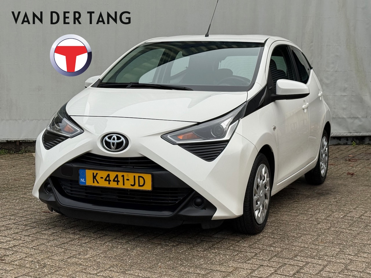 Toyota Aygo - 1.0 VVT-i x-play Navi/ Camera / Carplay - AutoWereld.nl