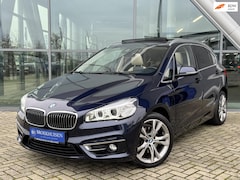 BMW 2-serie Active Tourer - 220i Luxury 192pk Automaat / Panoramadak / Trekhaak / Hu Display