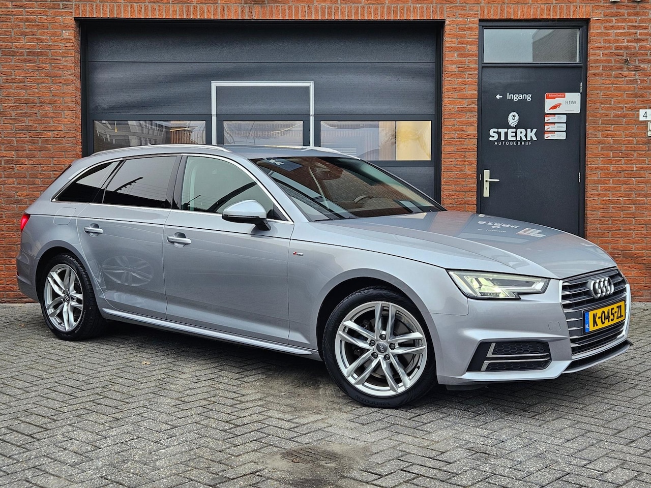 Audi A4 Avant - 2.0 TFSI ultra Sport Pro Line Trekhaak LED S-line 18" - AutoWereld.nl