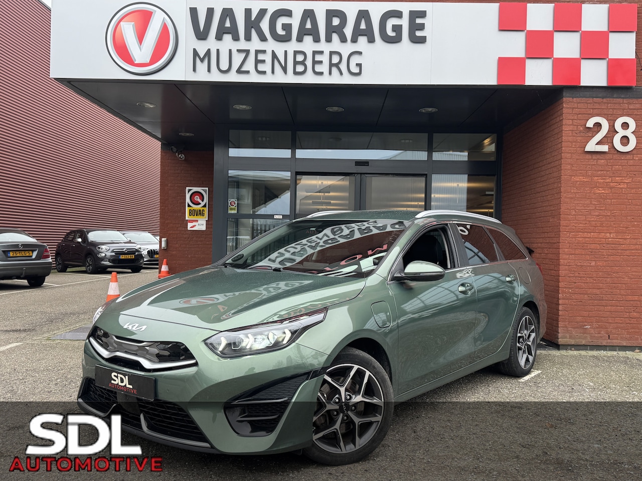 Kia Cee'd Sportswagon - Ceed 1.6 GDI PHEV DynamicPlusLine // FULL LED // KEYLESS // CAMERA+SENSOREN // STOEL+STUUR - AutoWereld.nl