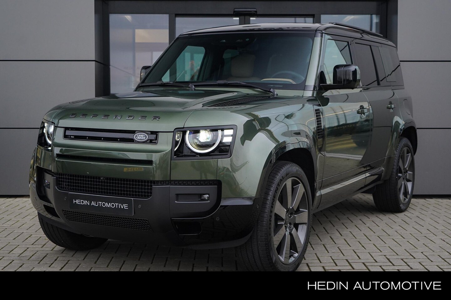 Land Rover Defender 110 - P300e 110 X-Dynamic HSE l MY26 l Woolstone Green l Towing Pack - AutoWereld.nl