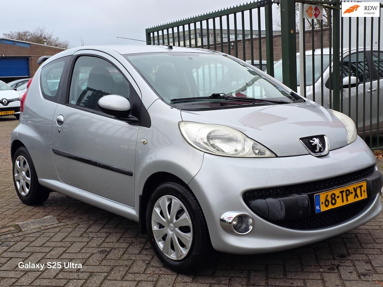 Peugeot 107 - 1.0-12V XS airco elektrische ramen cv op afs - AutoWereld.nl