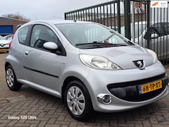 Peugeot 107 - 1.0-12V XS airco elektrische ramen cv op afs