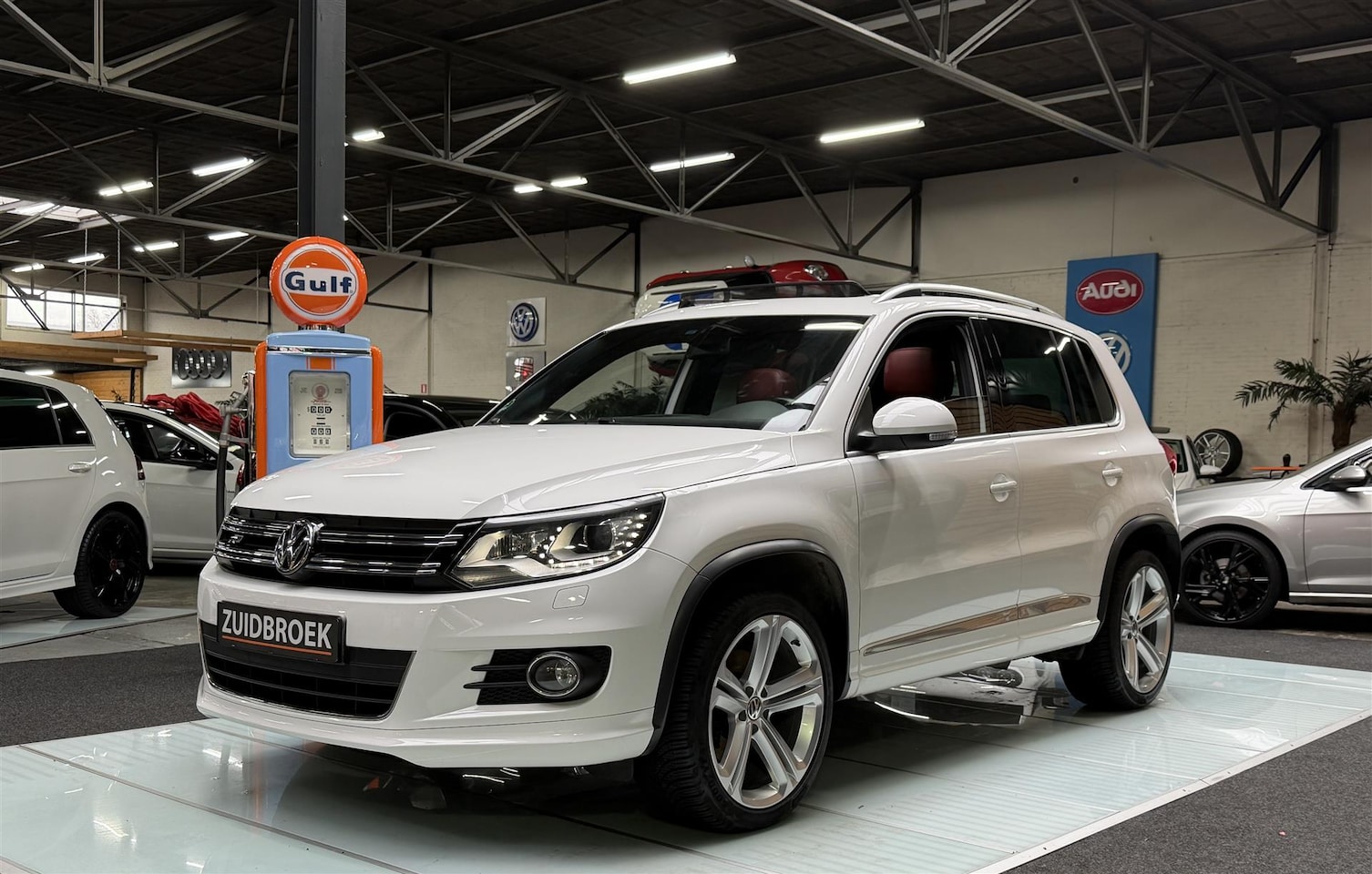 Volkswagen Tiguan - 1.4 TSI 122PK R-Line PANO!! DYNAUDIO!! Vol opties!! LEER!! CLIMA!! Navi!! - AutoWereld.nl