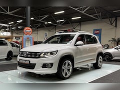 Volkswagen Tiguan - 1.4 TSI 122PK R-Line PANO DYNAUDIO Vol opties LEER CLIMA Navi