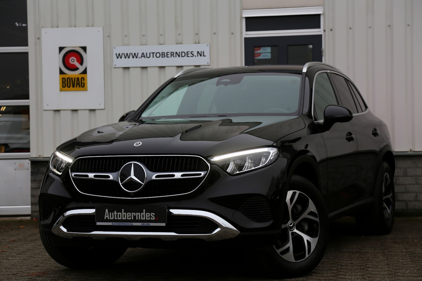 Mercedes-Benz GLC-klasse - 300e 4MATIC Plug in hybride PHEV*MB Fabrieksgarantie*1ste Eig.*BTW*Luchtvering/Elek. Trekh - AutoWereld.nl