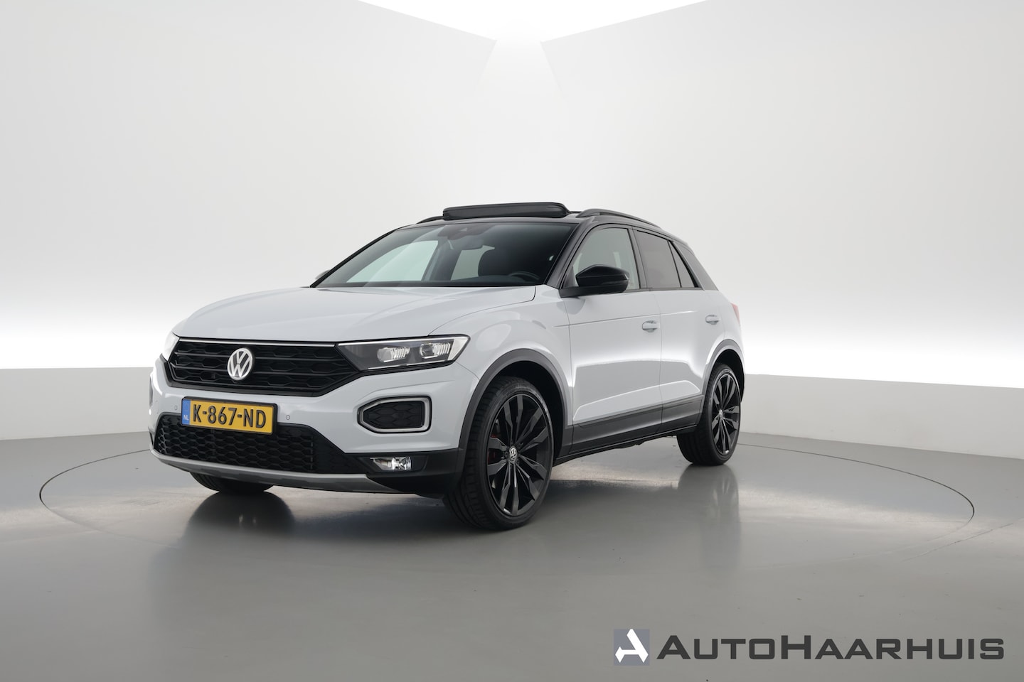 Volkswagen T-Roc - 1.5 TSI Sport DSG | Pano | Afn. Trekhaak | Digi. Dashboard | Camera | 19'' | Adapt. Cruise - AutoWereld.nl