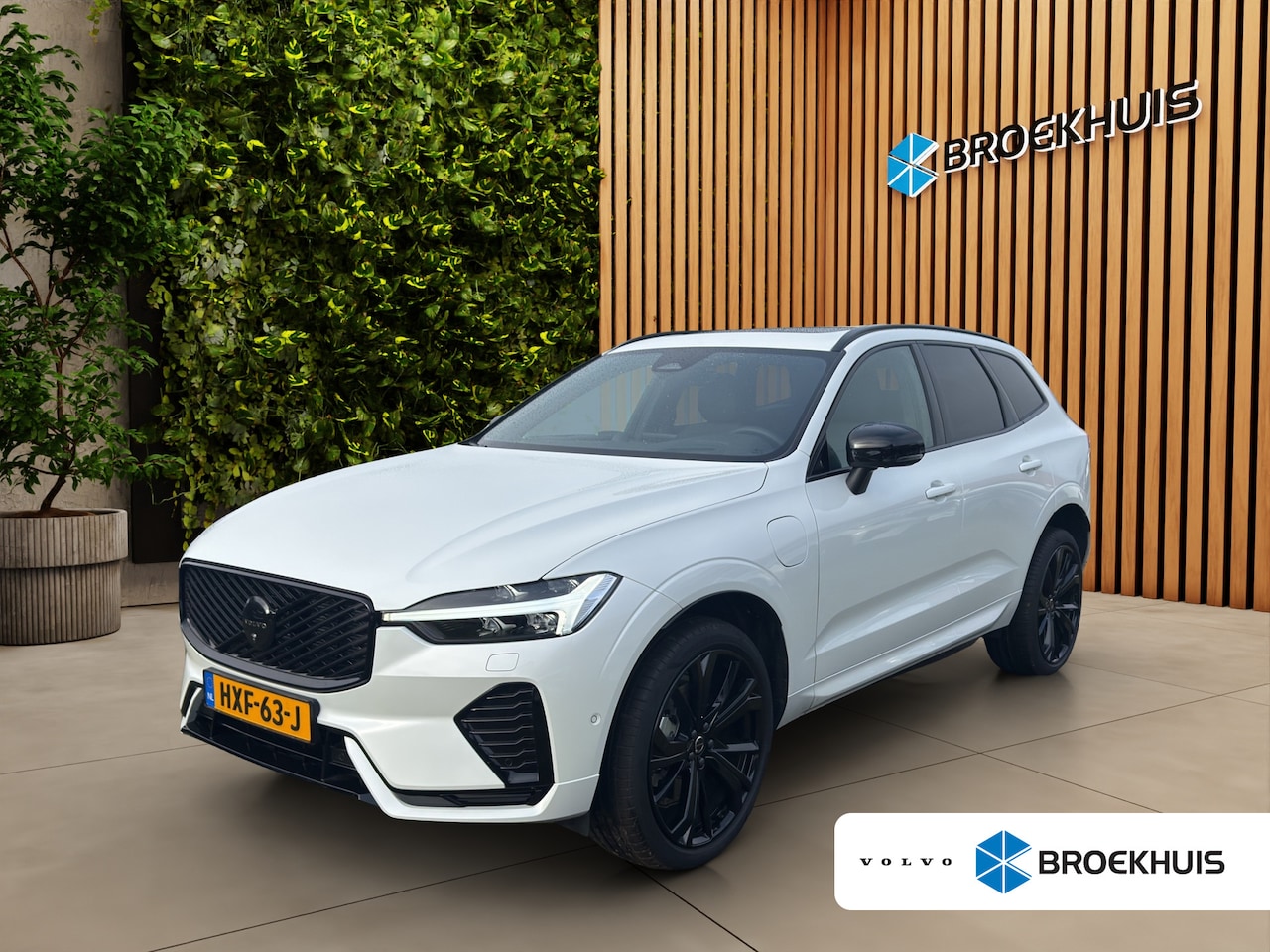 Volvo XC60 - 2.0 T6 Plug-in hybrid AWD Ultra Black Edition Facelift Luchtvering Bowers en Wilkins Trekh - AutoWereld.nl