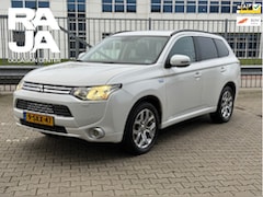 Mitsubishi Outlander - 2.0 PHEV Instyle+ NAP Camera Cruise Stoelverwarming Schuifdak