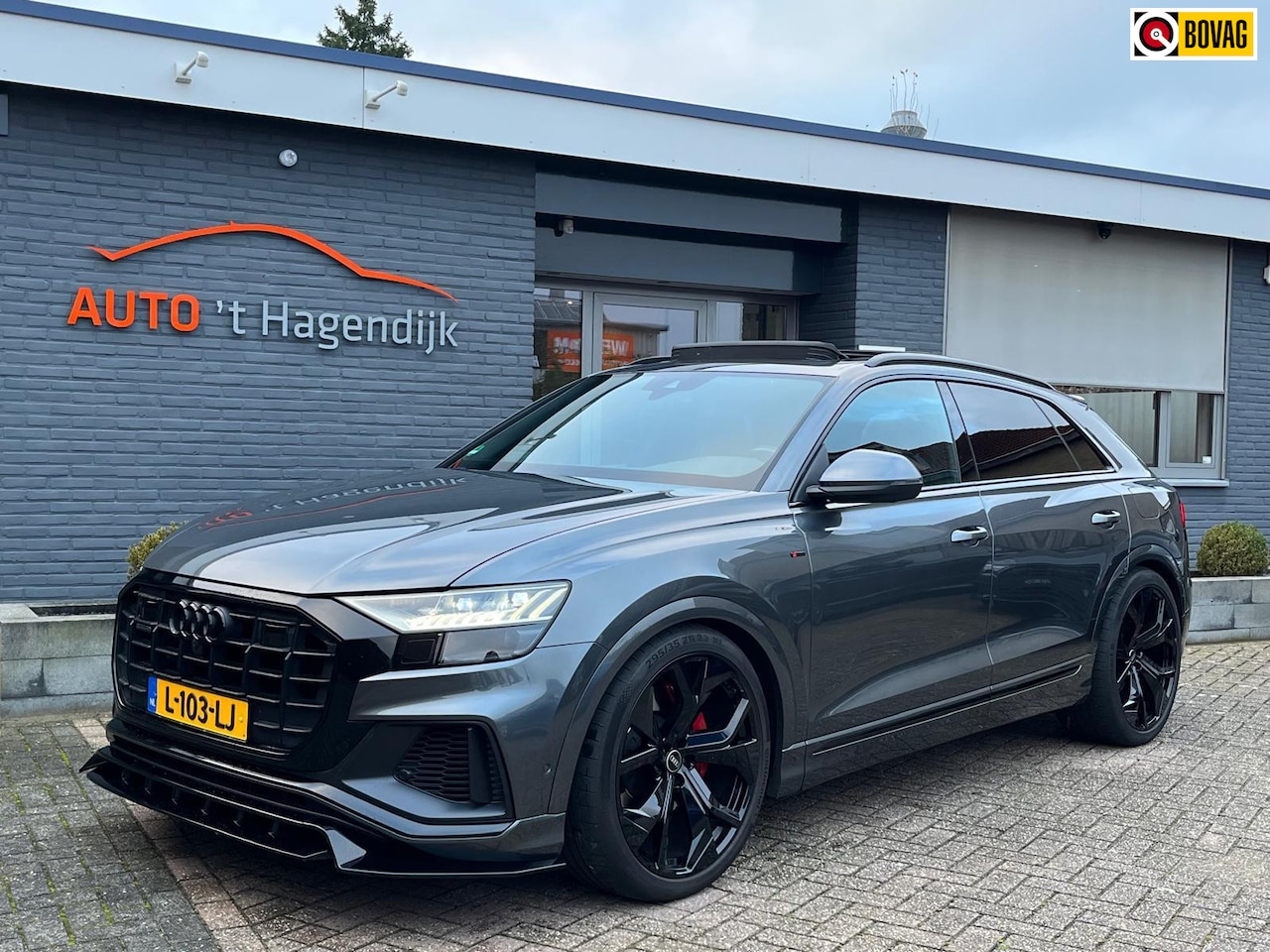 Audi Q8 - 55 TFSI e quattro S-line pano trekh 23" matrix RSQ8 - AutoWereld.nl