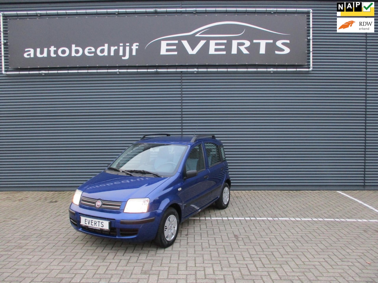 Fiat Panda - 1.2 Edizione Cool 1e eigenaresse Nwe distributie zeer mooie zuinige auto Airco elektrisch - AutoWereld.nl