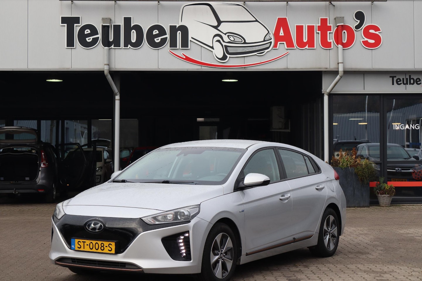 Hyundai IONIQ - Comfort EV 90,2% SOH, Navigatie, Apple Carplay, Camera, Climate control, Cruise control - AutoWereld.nl