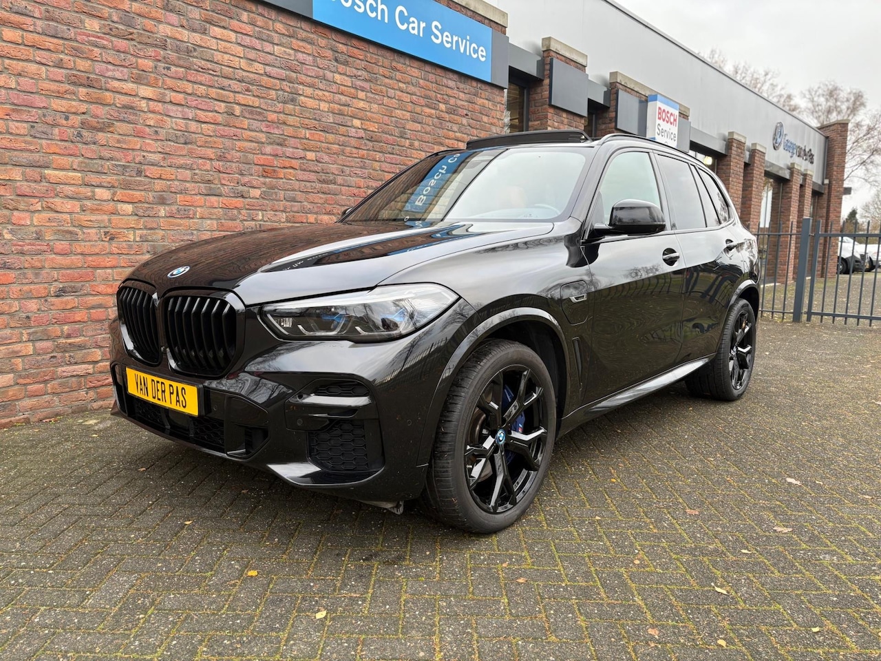 BMW X5 - XDrive45e M-Sport|M Stoelen|Panoramadak|360 Camera|Laser - AutoWereld.nl