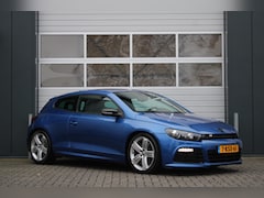 Volkswagen Scirocco - 2.0 TSI R DSG 265pk Clima/Cruise/Stoelverwarming/Bi-Xenon/PDC/Leder/LED/Navi/Bluetooth/Dea