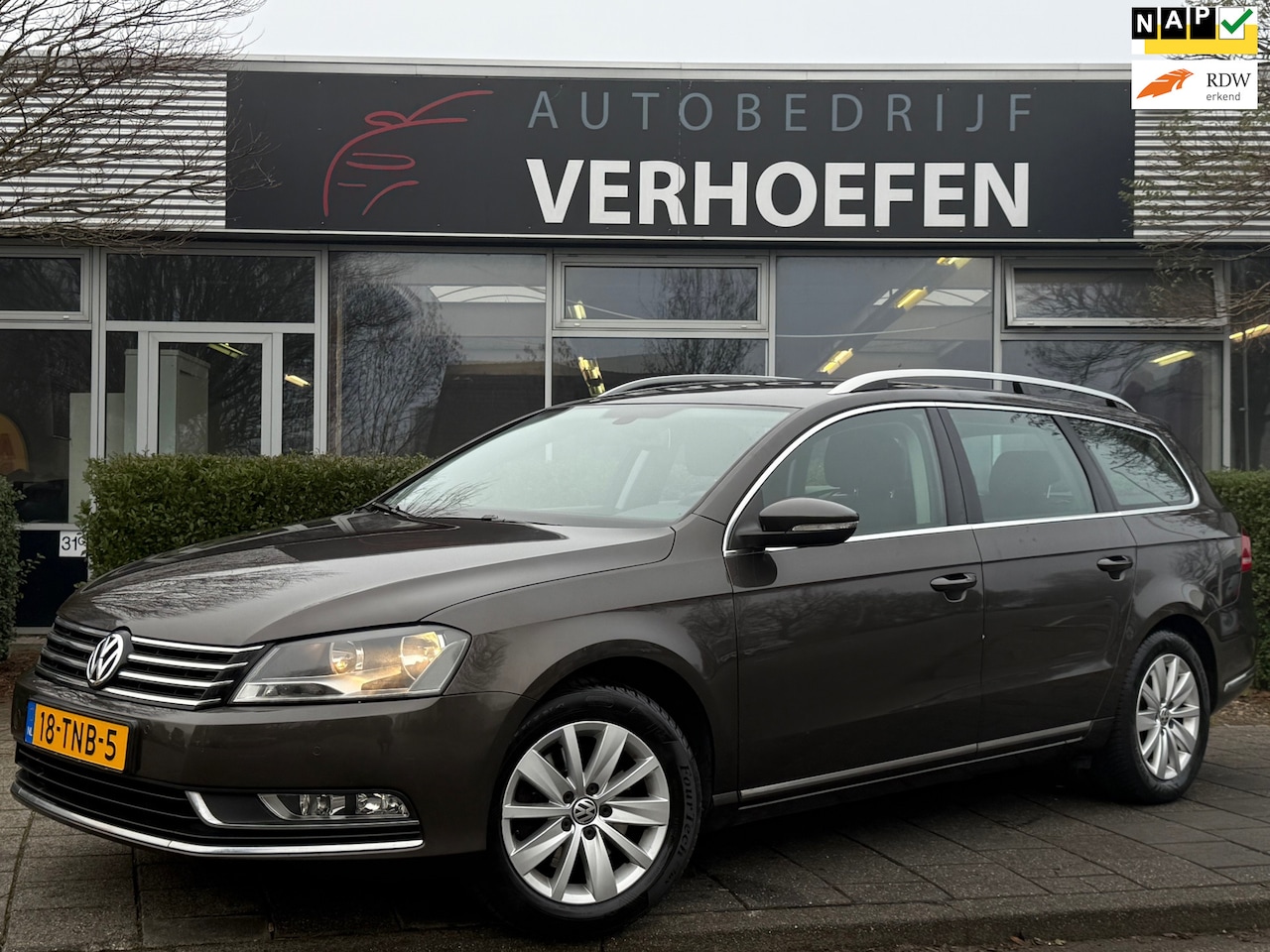 Volkswagen Passat Variant - 1.4 TSI Comfortline BlueMotion - AUTOMAAT - CRUISE / CLIMATE CONTR - NAVI - TREKHAAK ! - AutoWereld.nl