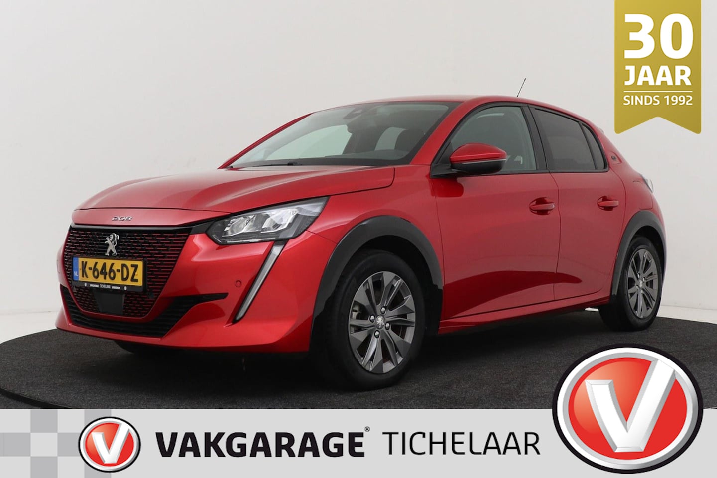Peugeot e-208 - EV Allure 50 kWh | Org NL | Stoelverwarming | Breed Navi | Camera | CarPlay | - AutoWereld.nl